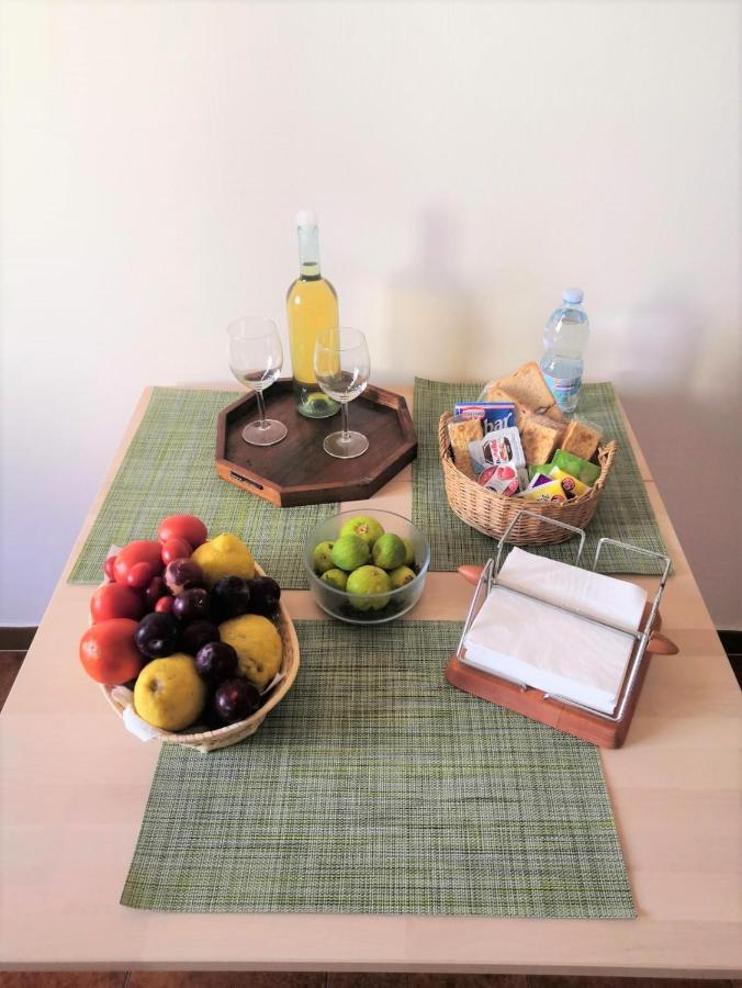 Olindo Apartment E Cristina Apartments 비코에쿠엔세 외부 사진