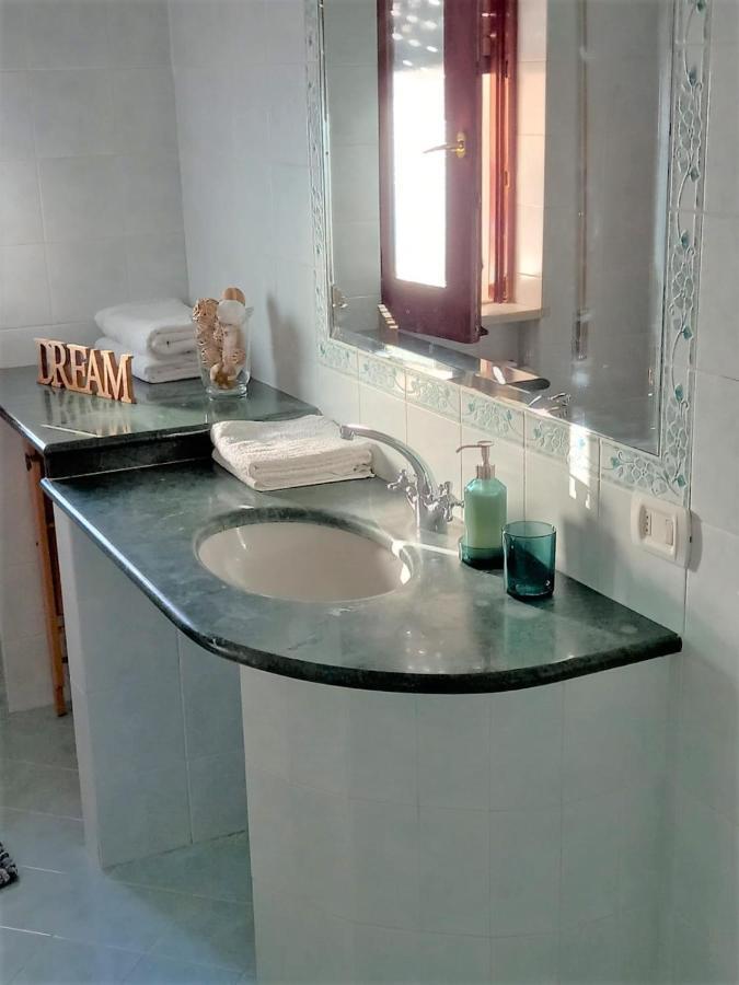 Olindo Apartment E Cristina Apartments 비코에쿠엔세 외부 사진