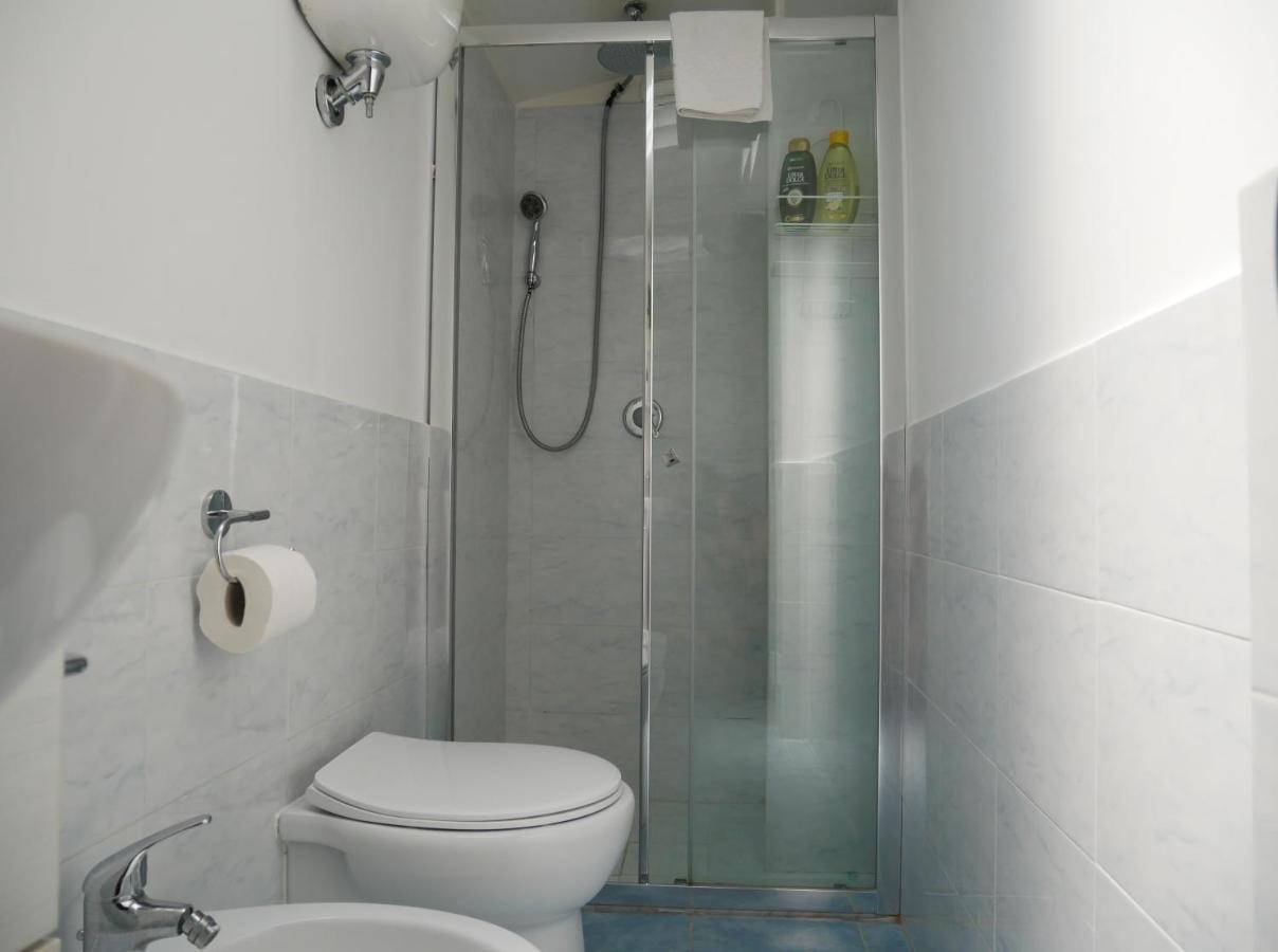 Olindo Apartment E Cristina Apartments 비코에쿠엔세 외부 사진