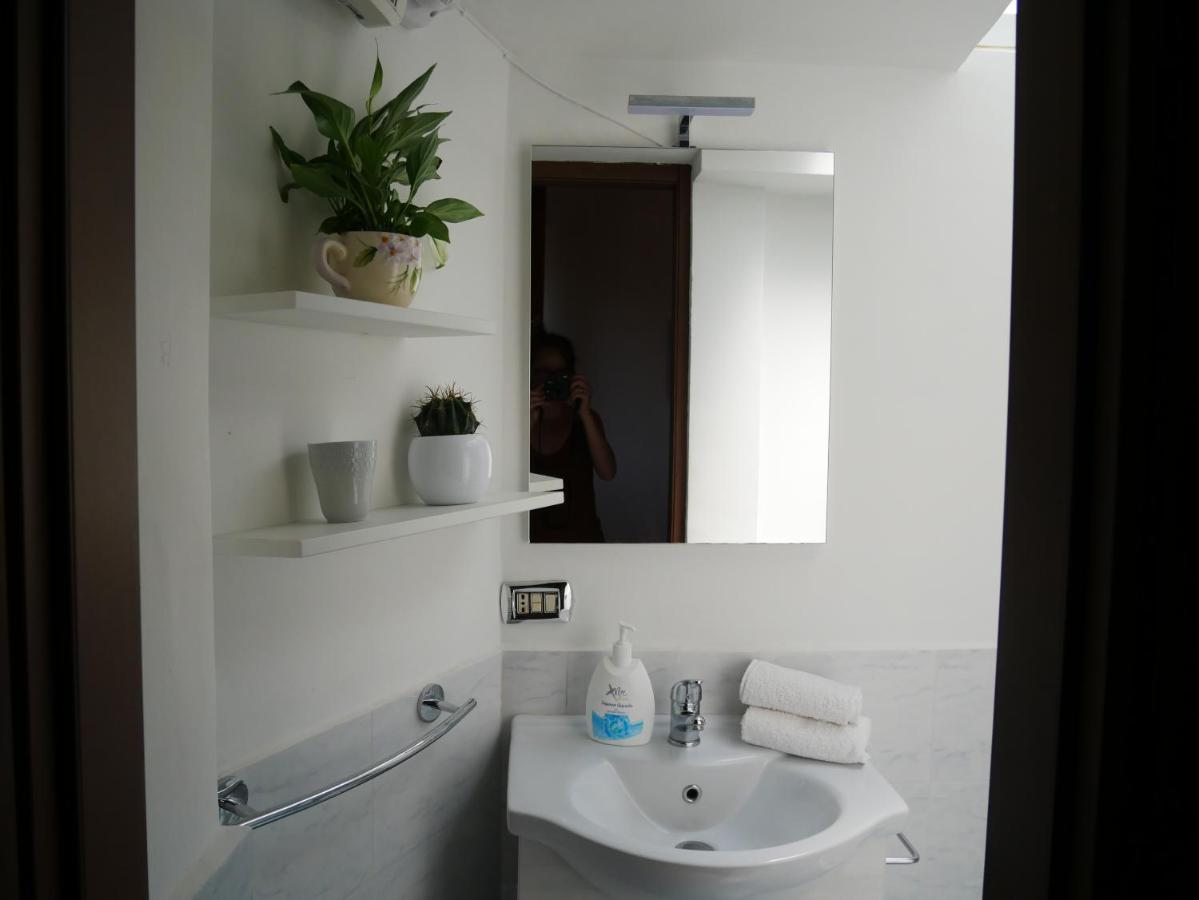Olindo Apartment E Cristina Apartments 비코에쿠엔세 외부 사진